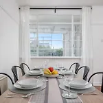 Bright West Hampstead Retreat